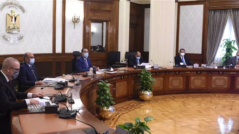 رئيس الوزراء يترأس اجتماع اللجنة الرئيسية لتقنين أوضاع الكنائس