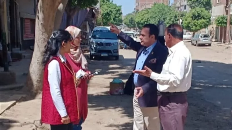 الوحدة المحلية لمركز ملوي تجٌري المعاينة النهائية لشارع 26 يوليو تمهيدا لبدء رصفه