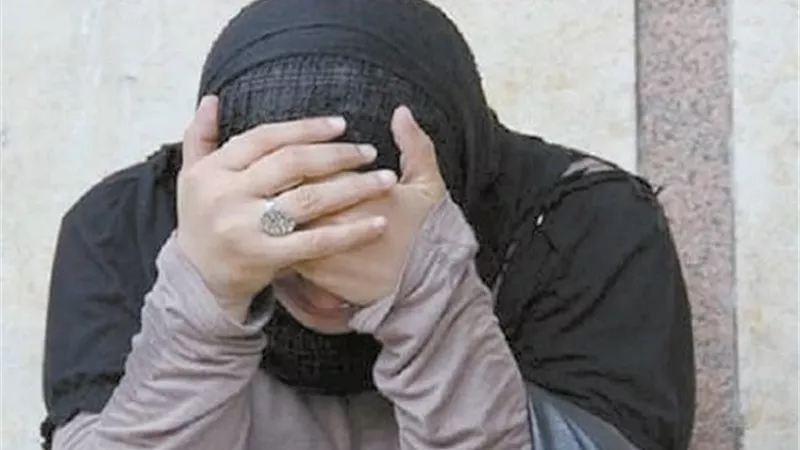 المرأة اللعوب استعانت بعشيقها.. لقتل زوجها