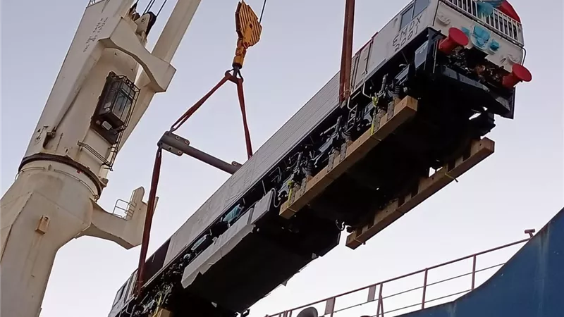 النقل: وصول اول جرار لقطارات تالجو الجديدة ..صور