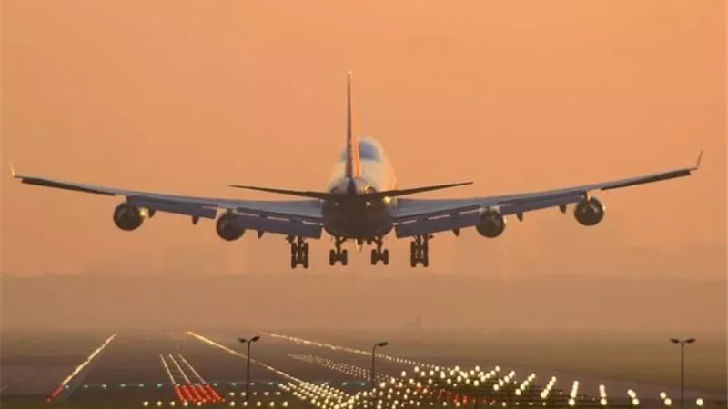 مطار بغداد الدولى يعلن استئناف الرحلات الجوية بعد توقفها بسبب سوء الطقس