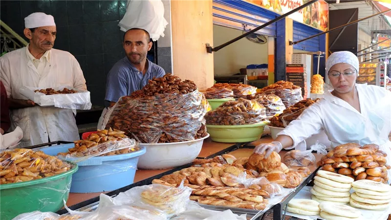 «الحريرة» و«الدروس الحسنية» و«النفَّار»… عادات تشكل طقوس رمضان في المغرب