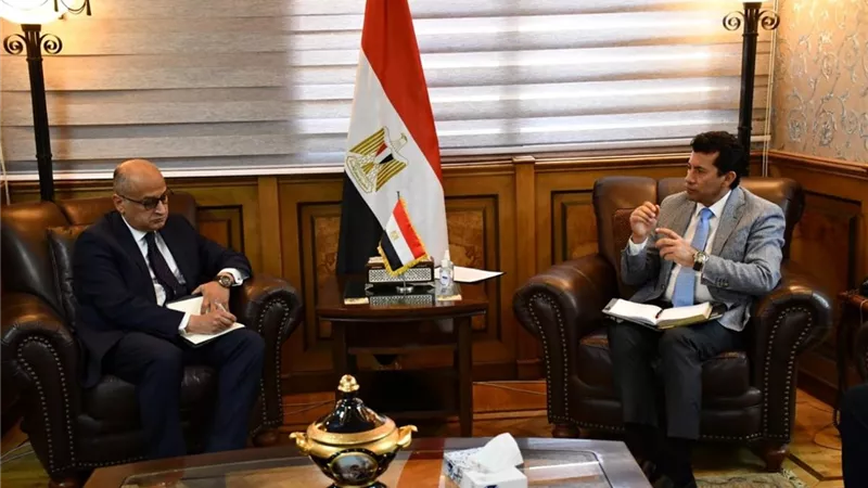 وزير الشباب يبحث مع مساعد وزير الخارجية التعاون في مجال حقوق الانسان