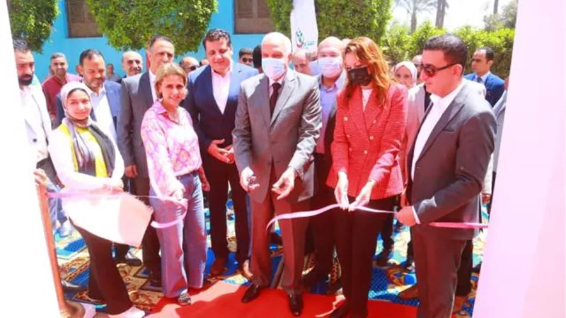 محافظ الجيزة يفتتح مركز استدامة لتنمية وتمكين المرأة الريفية بنزلة الشوبك بالبدرشين