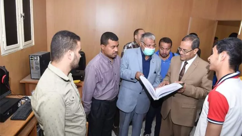 مركز نور البصيرة بجامعة سوهاج يختتم دوراته التدريبة للطلاب ذوي الإعاقة البصرية
