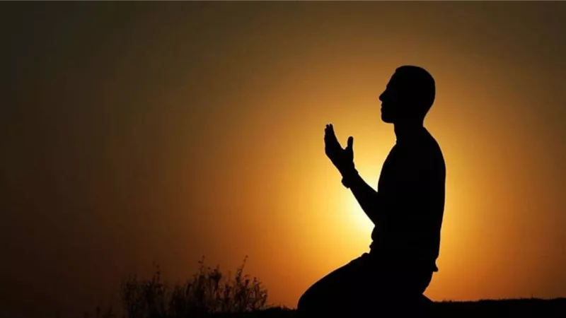قراءة الألف آية فى قيام الليل..هل تُقرأ داخل الصلاة أم خارجها؟