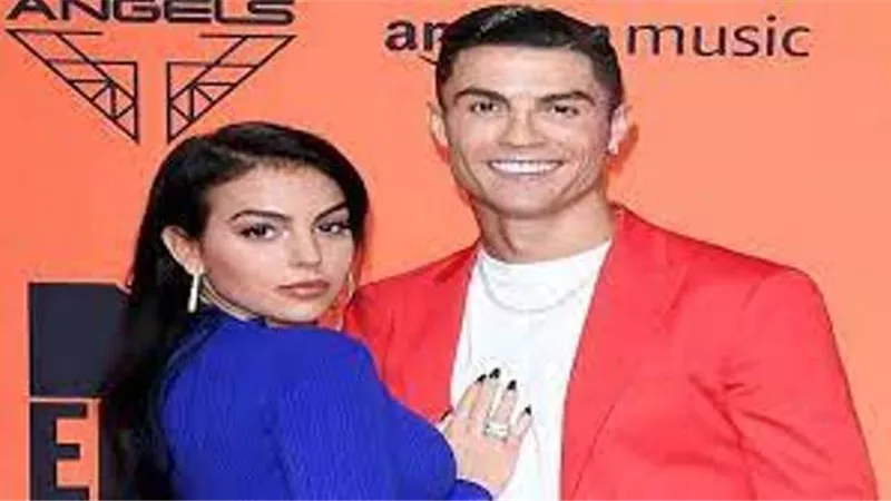 بعد وفاة إبنه.. رونالدو يرحب بعودة زوجته وطفلته