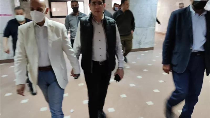 مدير صحة الشرقية يتفقد إخماد حريق قسم الحضانات بمستشفي ديرب نجم..صور