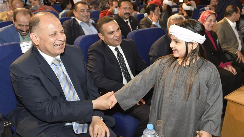 محافظ أسيوط يشهد الإحتفالية الفنية بالعيد القومي للمحافظة ..صور