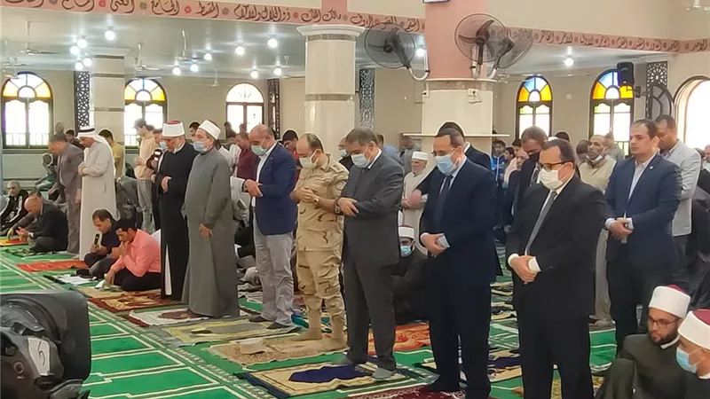 محافظ شمال سيناء يفتتح مسجد العاطي الوهاب بالعريش ..صور