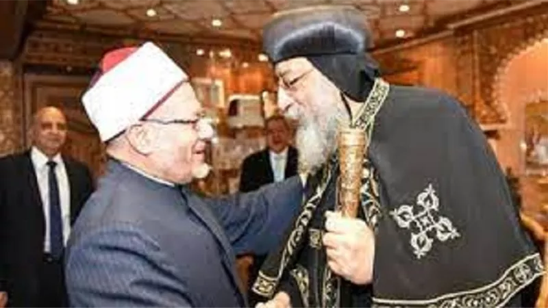 المفتي يهنئ البابا تواضروس والطوائف المسيحية بعيد القيامة المجيد