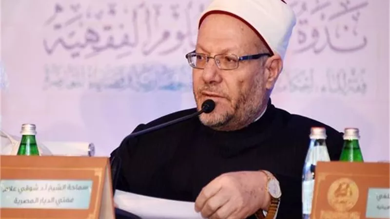 المفتي: يستحب استقبال العشر الأواخر بالتوبة وإحيائها بالقيام وتلاوة القرآن