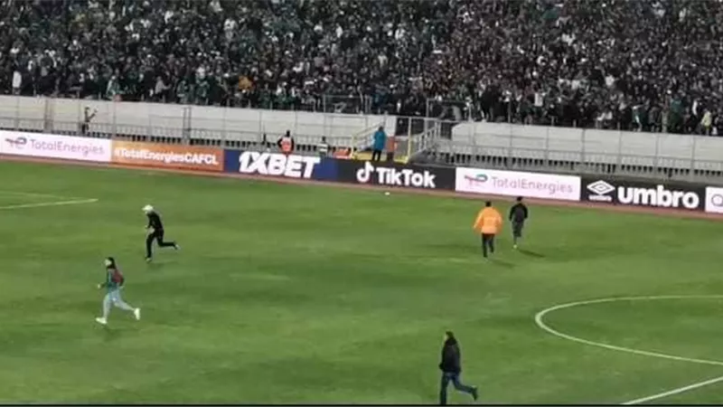 ملعب محمد الخامس كامل العدد قبل ساعتين من مباراة الأهلى والرجاء