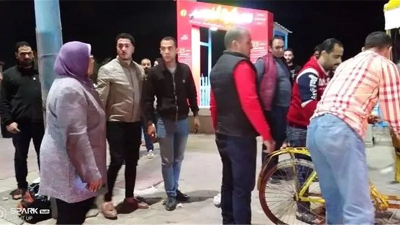 التحفظ على انابيب بوتاجاز وشيش وتركيب سلات المهملات بالكورنيش
