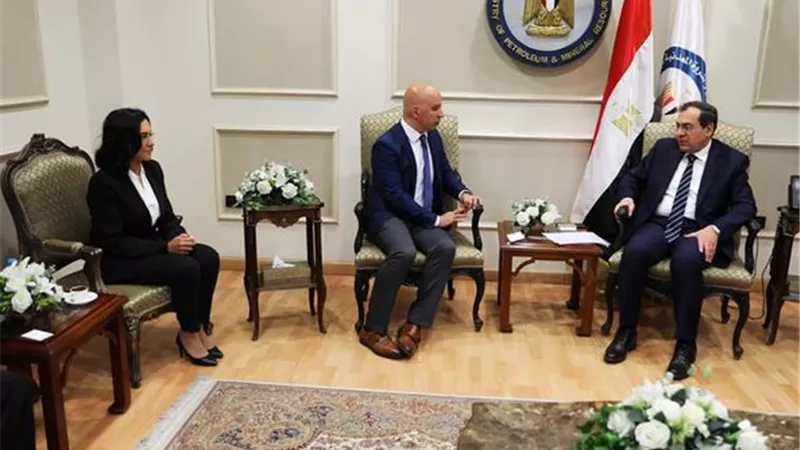 الملا: التعاون مع جنرال إليكتريك يهدف لتحقيق الاستدامة بمنشآت البترول والغاز وتقليل الانبعاثات الكربونية