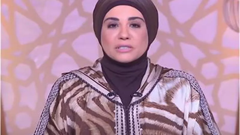 نادية عمارة تناقش