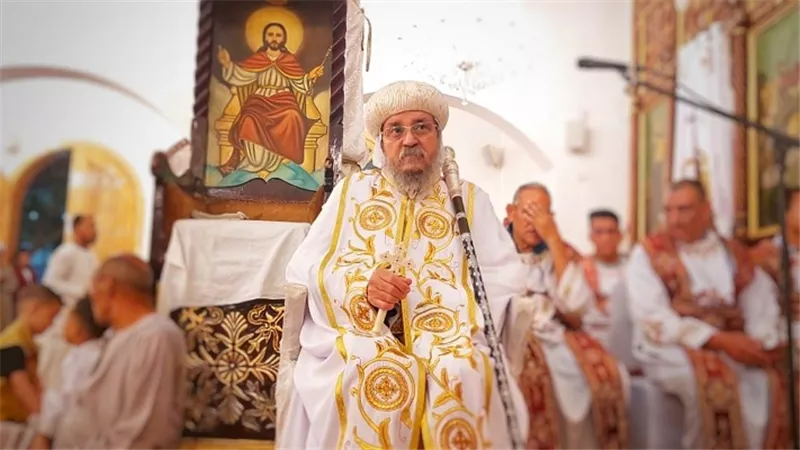 الأنبا يواقيم يترأس قداس عيد القيامة المجيد بكنيسة العذراء مريم بإسنا في الأقصر