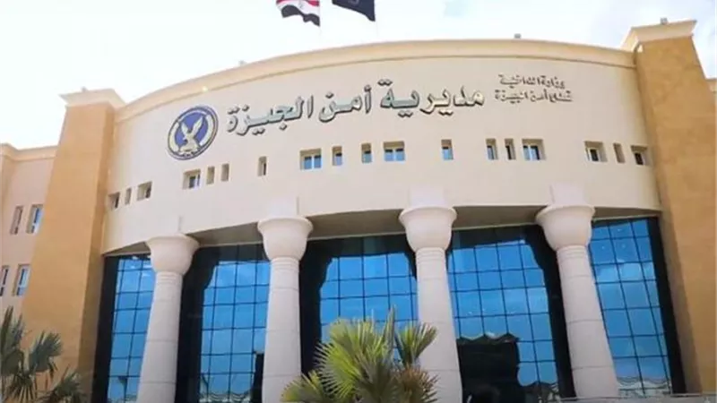 إنقاذ ثلاث أشخاص تم إحتجازهم داخل مصعد عقار بشارع السودان لمدة تزيد عن خمس ساعات