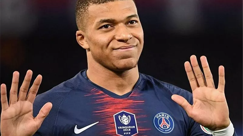باريس سان جيرمان يسخر من انباء رحيل مبابى الى ريال مدريد