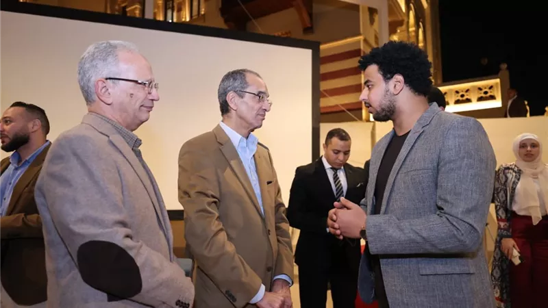 وزير الاتصالات يلتقى رواد الأعمال ومؤسسى الشركات التكنولوجية الناشئة ..صور