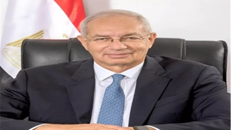زكى يهنئ الرئيس السيسى بالذكرى الأربعين لتحرير سيناء