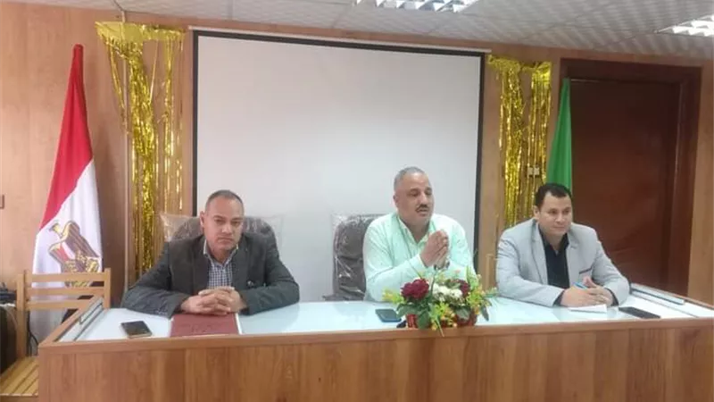 الصبروط يناقش مع مسئولى 