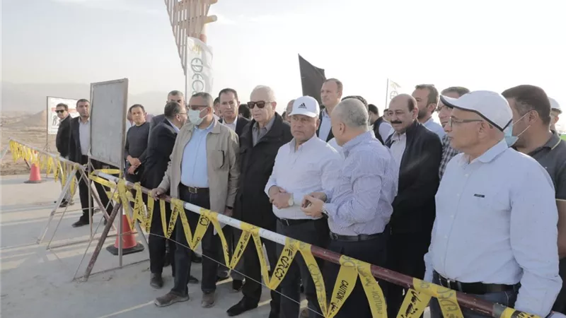 يحيى زكي: تسريع وتيرة العمل داخل الميناء للاستفادة من موقعه لمشروعات الطاقة النظيفة