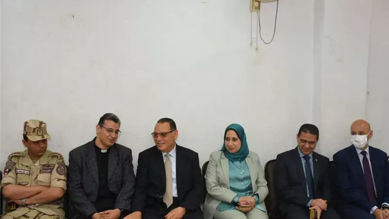محافظ الشرقية يُهنىء الأخوة المسيحيين بعيد القيامة المجيد
