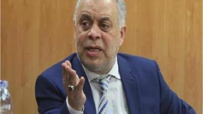 أحدث ظهور ل اشرف زكى برفقة بناته