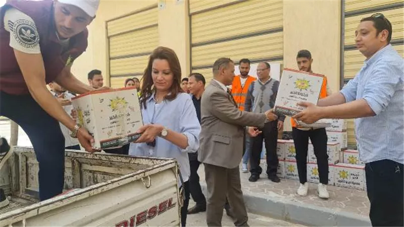 توزيع 2200 كرتونة غذائية على الأسر بـ٦ أكتوبر الجديدة بالتعاون مع التضامن.. بالصور
