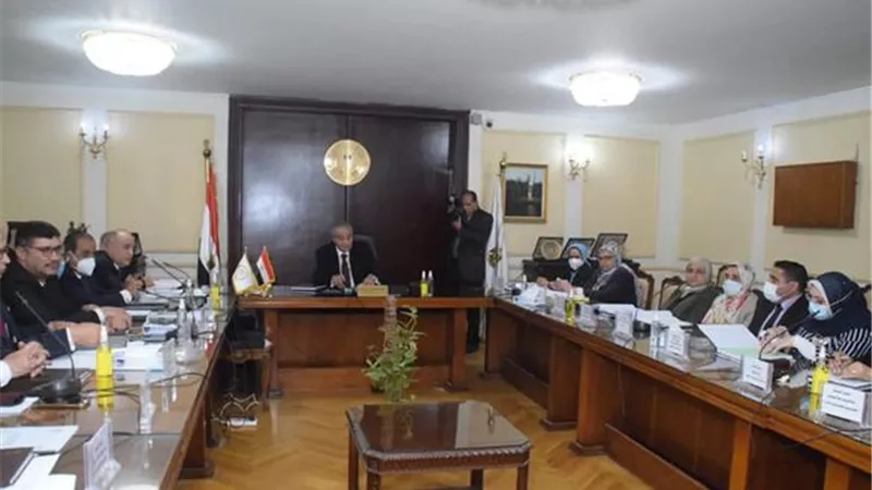 المصيلحي يترأس اجتماع الجمعية العمومية للشركة القابضة للصناعات الغذائية