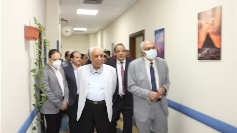 رئيس جامعة المنصورة يفتتح مركز التدريب وتطوير الوحدات الطبية بمركز جراحة الجهاز الهضمى
