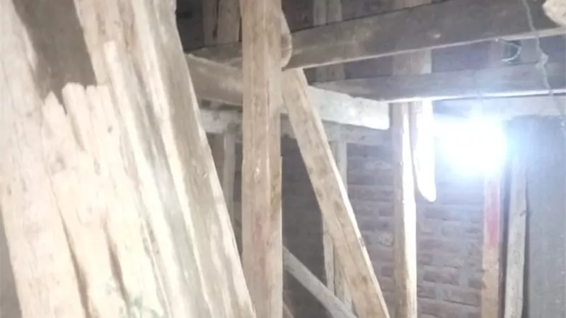 رصد وإيقاف أعمال بناء مخالف بمنطقة المطار بالأقصر