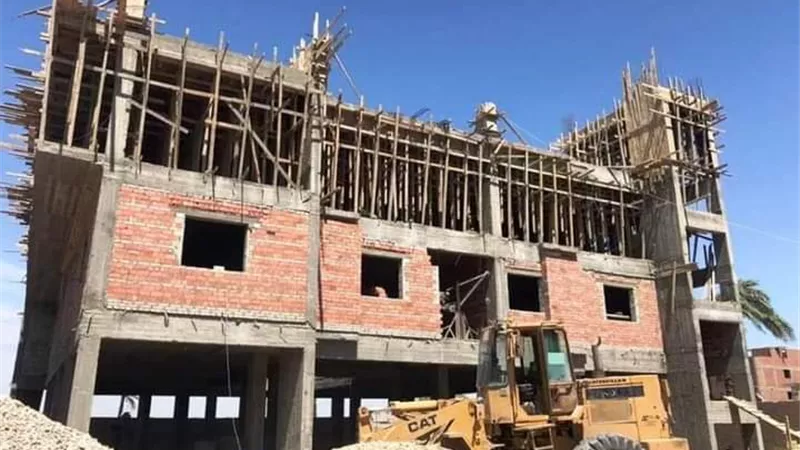 محافظ سوهاج يتابع الموقف التنفيذي لـ 217 مشروعا بقطاع الصحة..صور