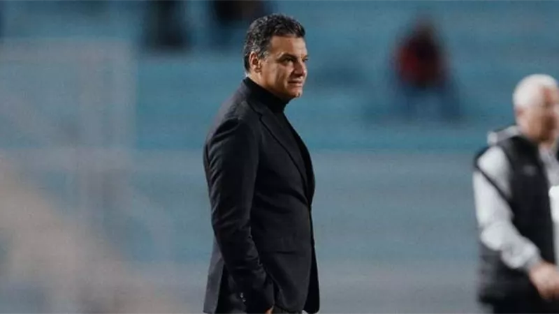 نجم الأهلي السابق: إيهاب جلال سبب خروج بيراميدز من الكونفدرالية