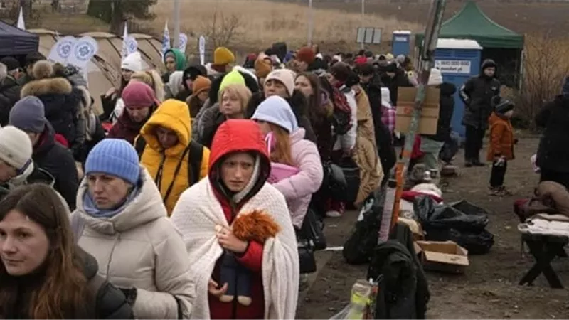 الطوارئ الروسية: وصول نحو 990 ألف لاجئ من دونباس وأوكرانيا
