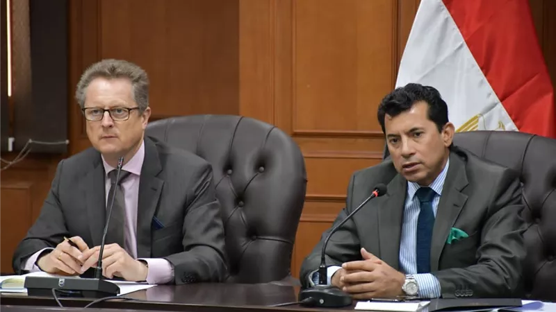 وزير الشباب يبحث مع السفير الألماني التعاون في مجال الوعي البيئي وقضايا المناخ