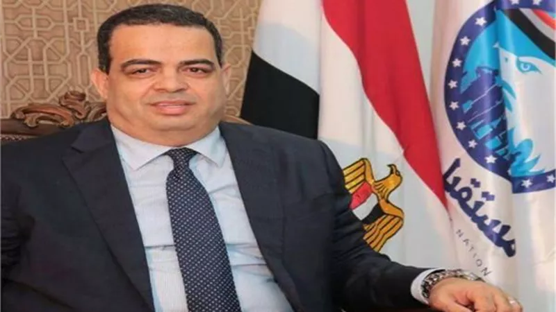 أهمية رسائل الرئيس السيسي على هامش موسم حصاد القمح من توشكى.. فيديو