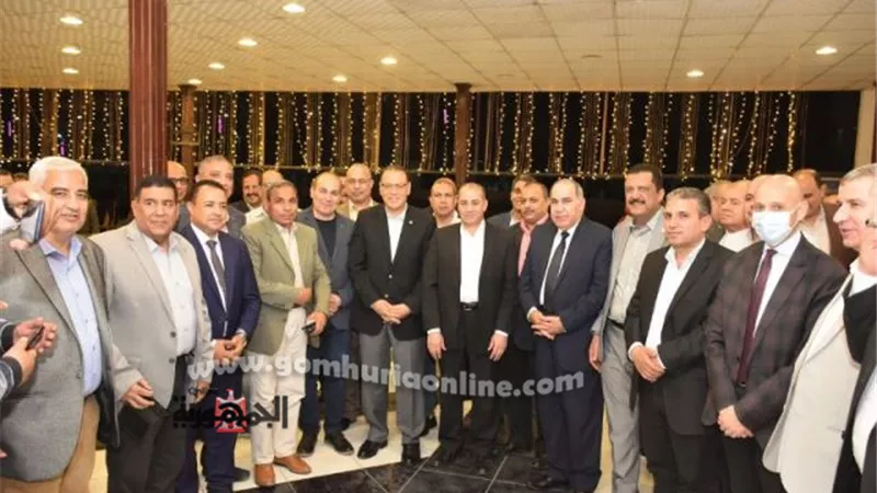 محافظ الشرقية يُشارك أعضاء المجلس التنفيذي حفل إفطار جماعي بنادي الربيع بمدينة الزقازيق