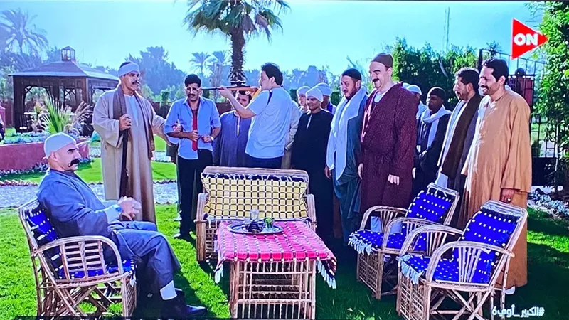 الحلقة25.. الكبير يقبض على حمدي الميرغني بعد نصبه على أهالي المزاريطة
