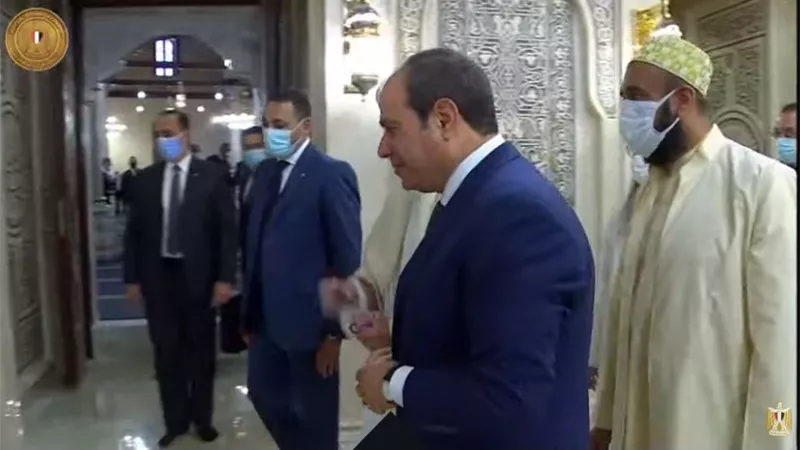 الرئيس السيسي: حرصنا في تطوير مسجد سيدنا الحسين على عدم الاقتراب من الأثر