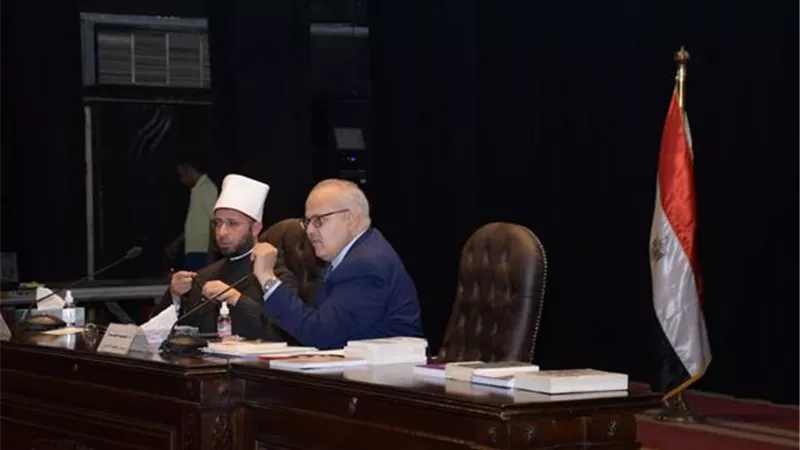 الخشت يعلن ضم الأزهري لمجلس الثقافة والتنوير بجامعة القاهرة