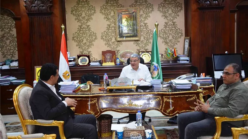 محافظ المنيا : 4 الاف كرتونة مواد غذائية من غرفة المنيا التجارية للاسر الاولى بالرعاية