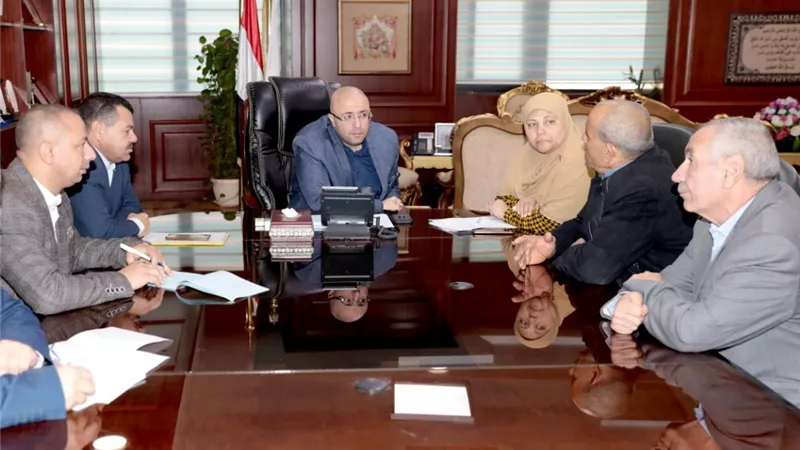 محافظ بني سويف يوجه بزيادة دعم الإنارة بمدينة الواسطى