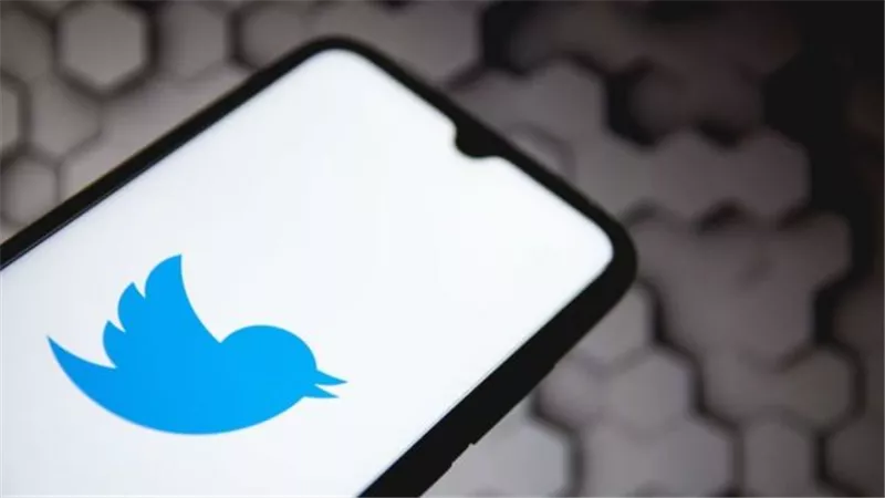 تعرف على مستقبل تويتر بعد استحواذ ماسك عليها.. فيديو