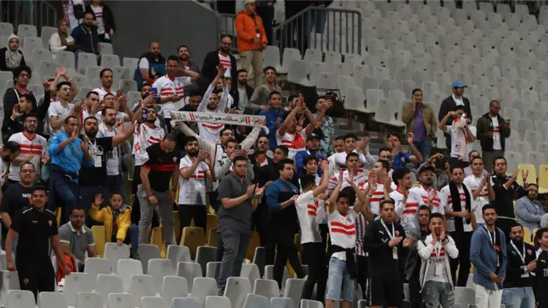 جماهير الزمالك تحتفل بالفوز على المصري مع اللاعبين والجهاز الفني