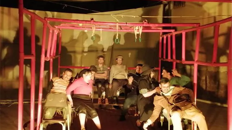 الحافلة عرض مسرحي لبيت ثقافة التل الكبير بالإسماعيلية ..صور