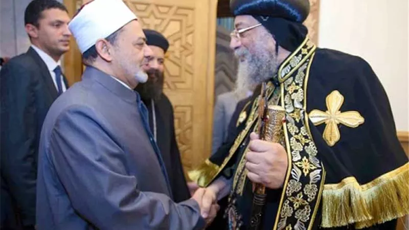 البابا تواضروس الثاني يهنئ شيخ الأزهر بعيد الفطر المبارك