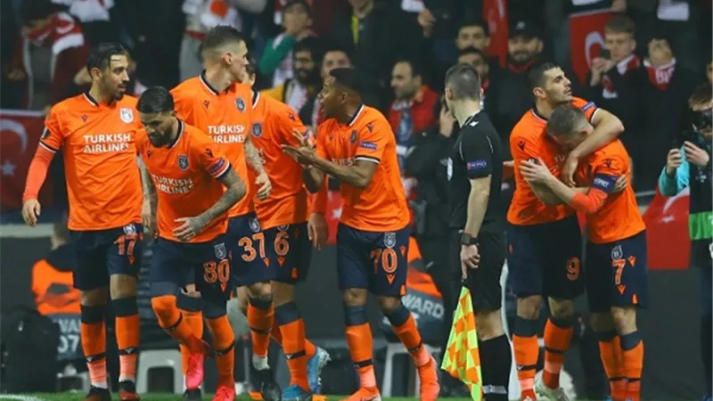 قاسم باشا امام باشاك شهير.. مواعيد مباريات الدورى التركى اليوم 30-4-2022