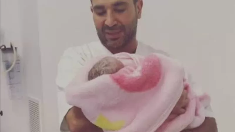 احمد سعد يرزق بمولودة جديدة من زوجتة الاخيرة